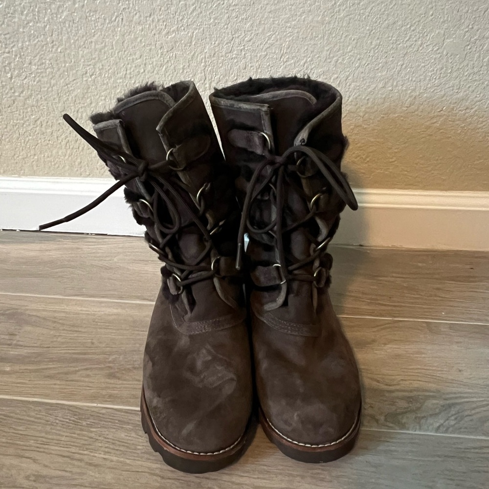 UGGS Chocolate Brown Lace-Up Boots